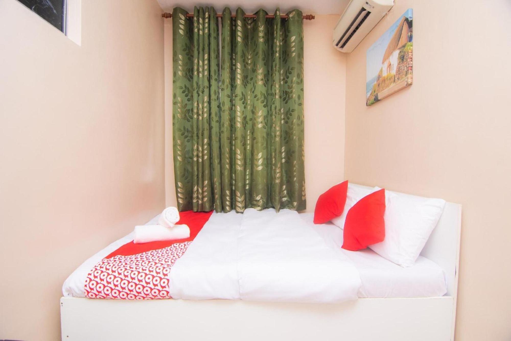 โอโย 1224 โฮเทล ฮาจาห์ โรฮายาห Hotel ตันจุงมาลิม ภายนอก รูปภาพ