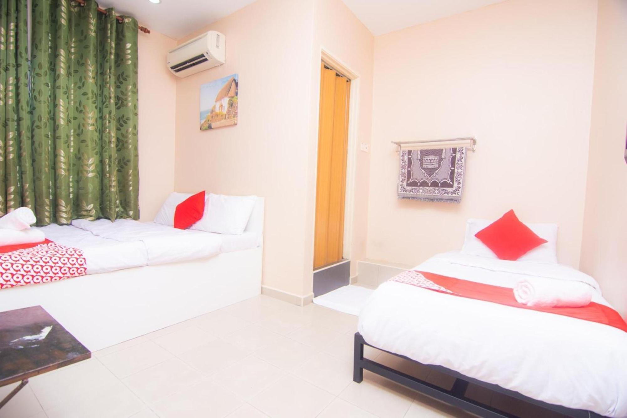 โอโย 1224 โฮเทล ฮาจาห์ โรฮายาห Hotel ตันจุงมาลิม ภายนอก รูปภาพ