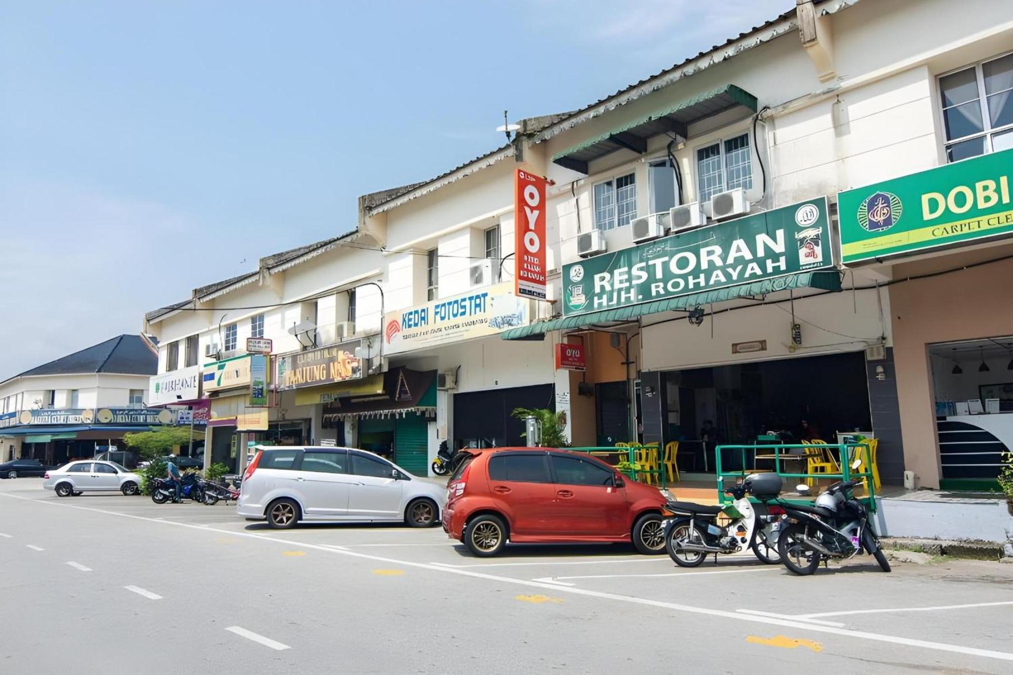 โอโย 1224 โฮเทล ฮาจาห์ โรฮายาห Hotel ตันจุงมาลิม ภายนอก รูปภาพ